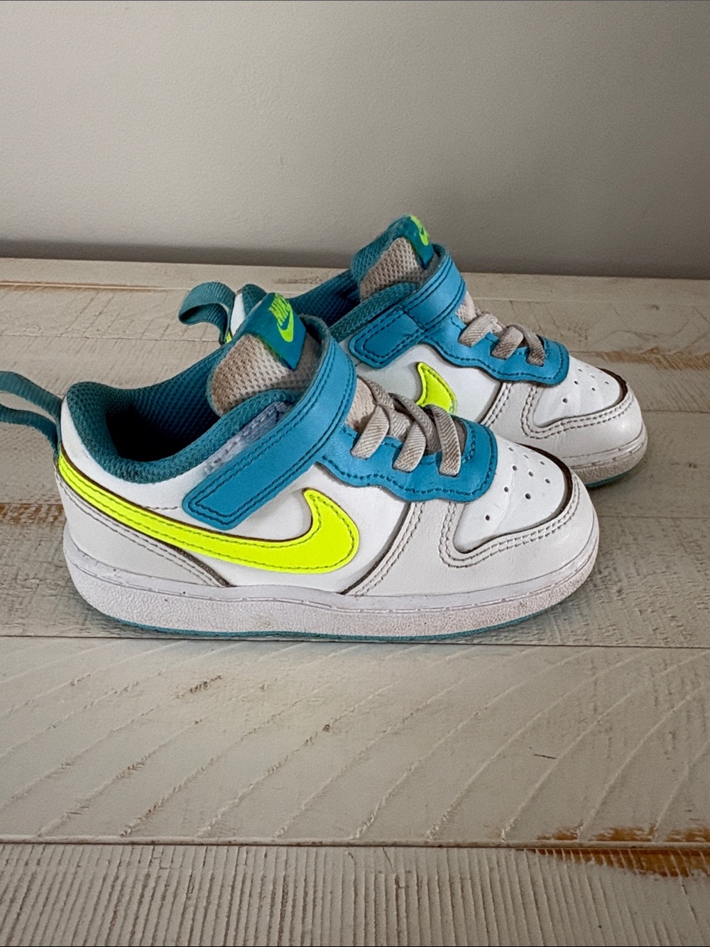 Nike Court Borough Low 2